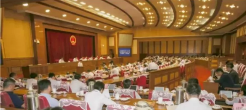近視防控有法可依！山東出臺《山東省學生體質健康促進條例》，禁止手機進課堂
