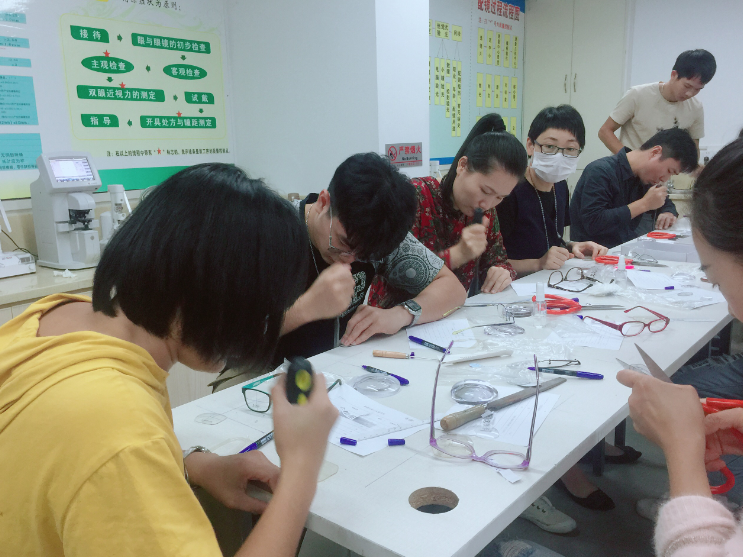 2018圣誕活動開始啦，驗光定配學(xué)起來！！！
