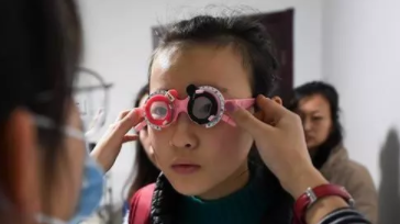 新華網：“小眼鏡”人數超1億，如何守護好“未來之光”？