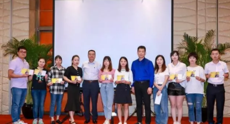 品類功能化升級，創造極致感體驗：依視路聯合歐萊雅舉行跨界培訓會