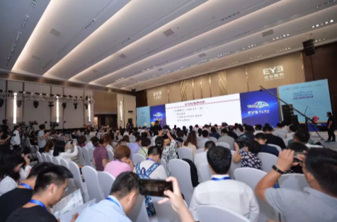 近視防控要講科學，百萬父母的這些傳統觀念到底對不對？